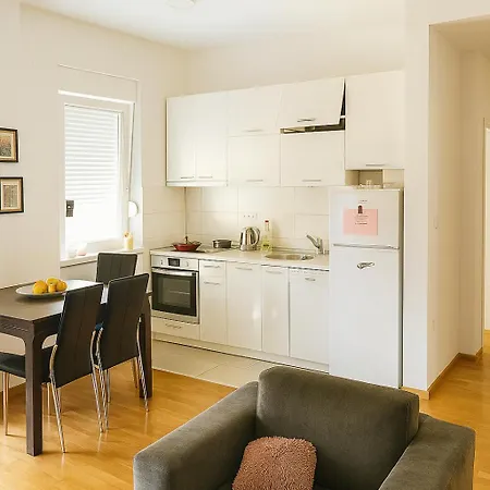 Apartment Apartmane Trg Save Vukosavljeva