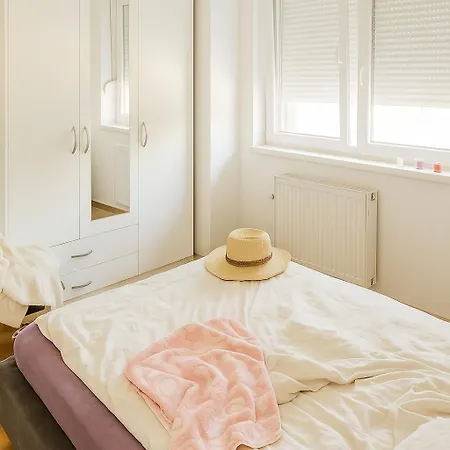 Apartmane Trg Save Vukosavljeva Apartment *